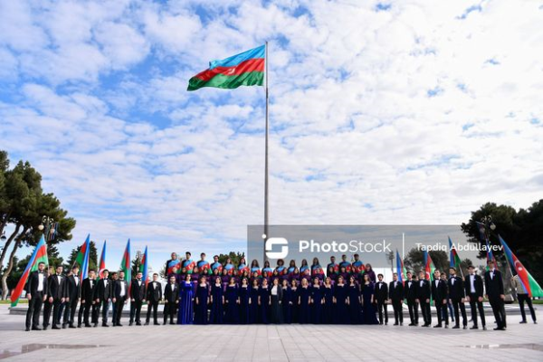 Bakı Bulvarında Dövlət Bayrağı Günü ilə bağlı tədbirlər keçirilib  